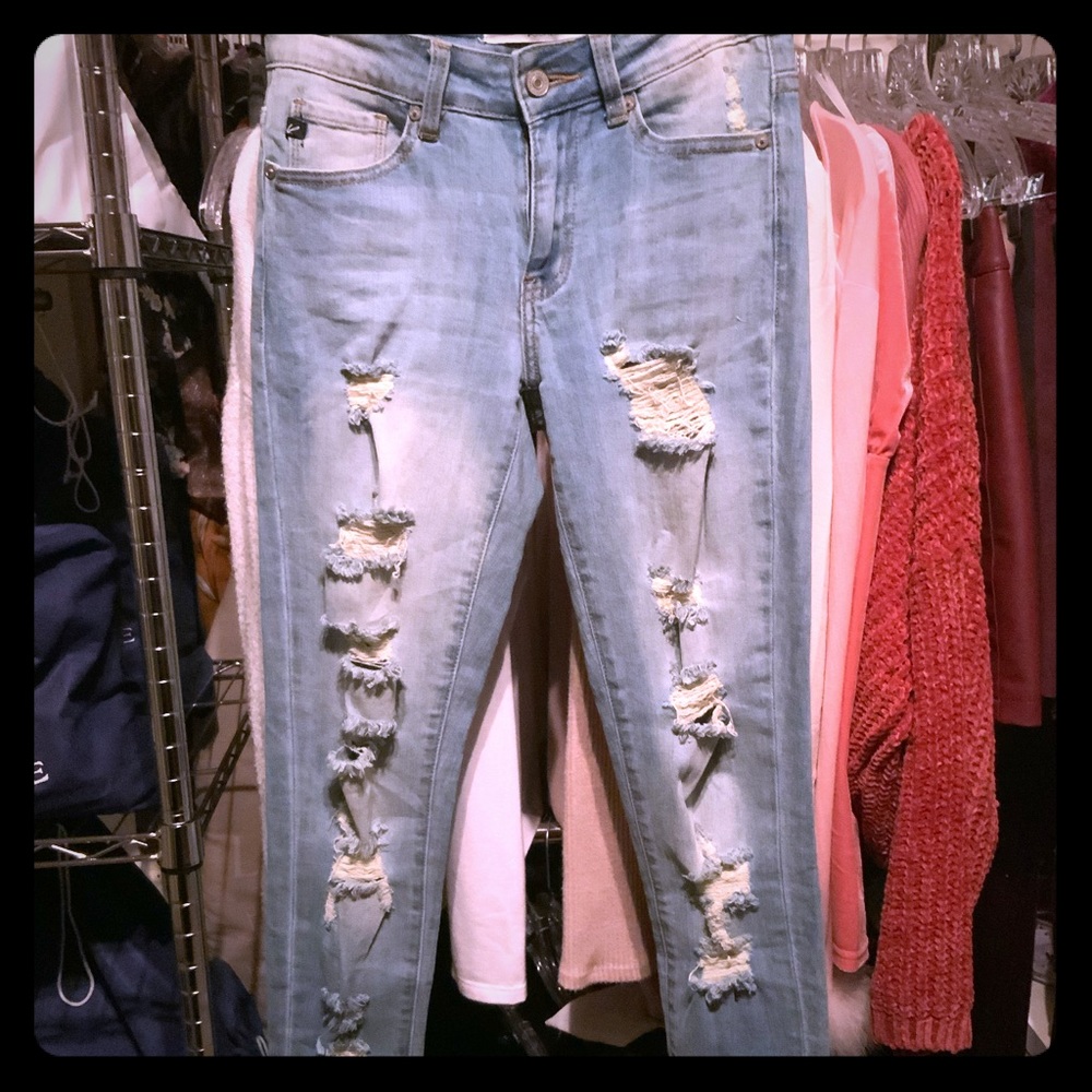 NWOT KANCAN SKINNY JEANS